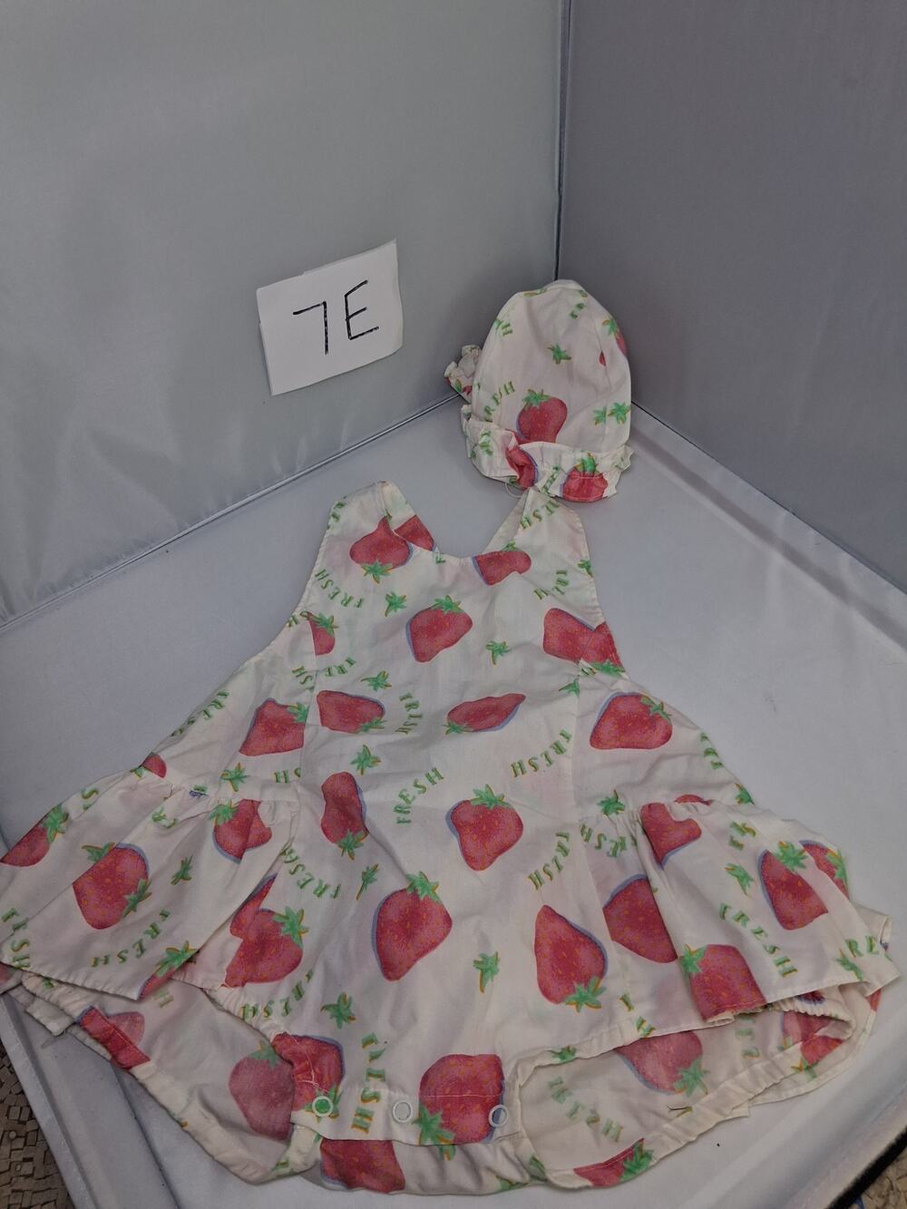 7E Vintage Strawberry Romper with Hat 90s Baby Girl 12 Months